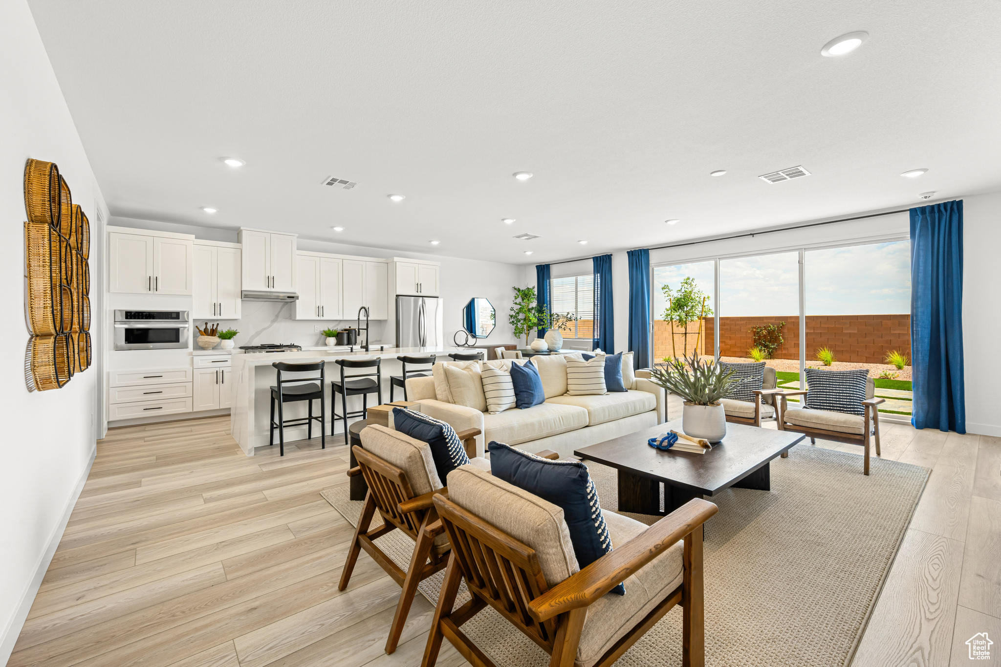 CECITA CREST AT DIVARIO - Residential