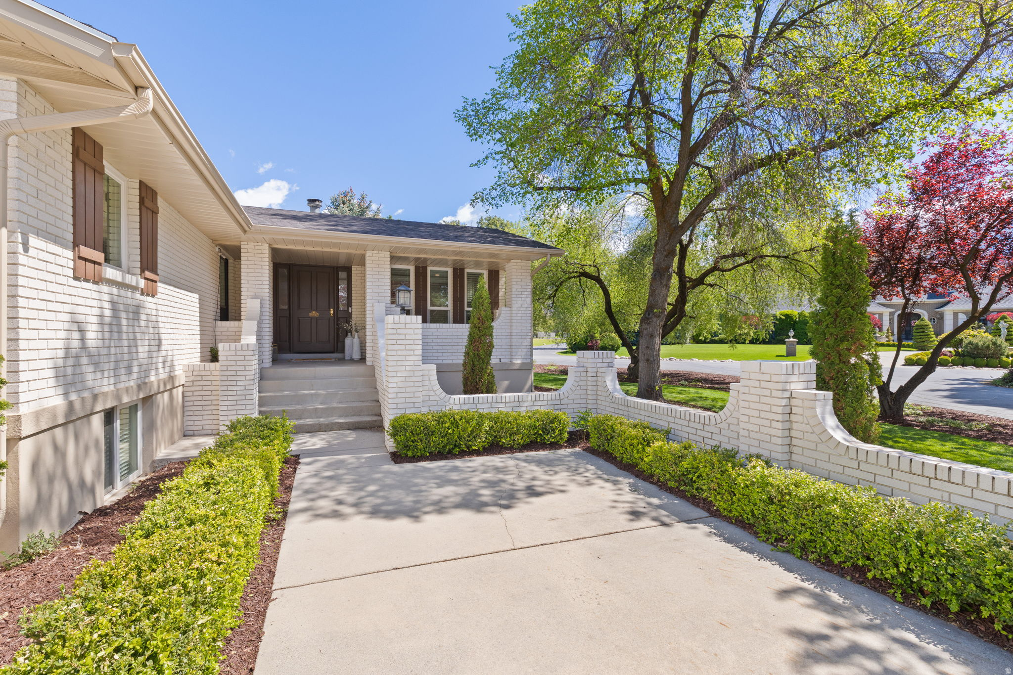 HIDDEN OAKS - Residential