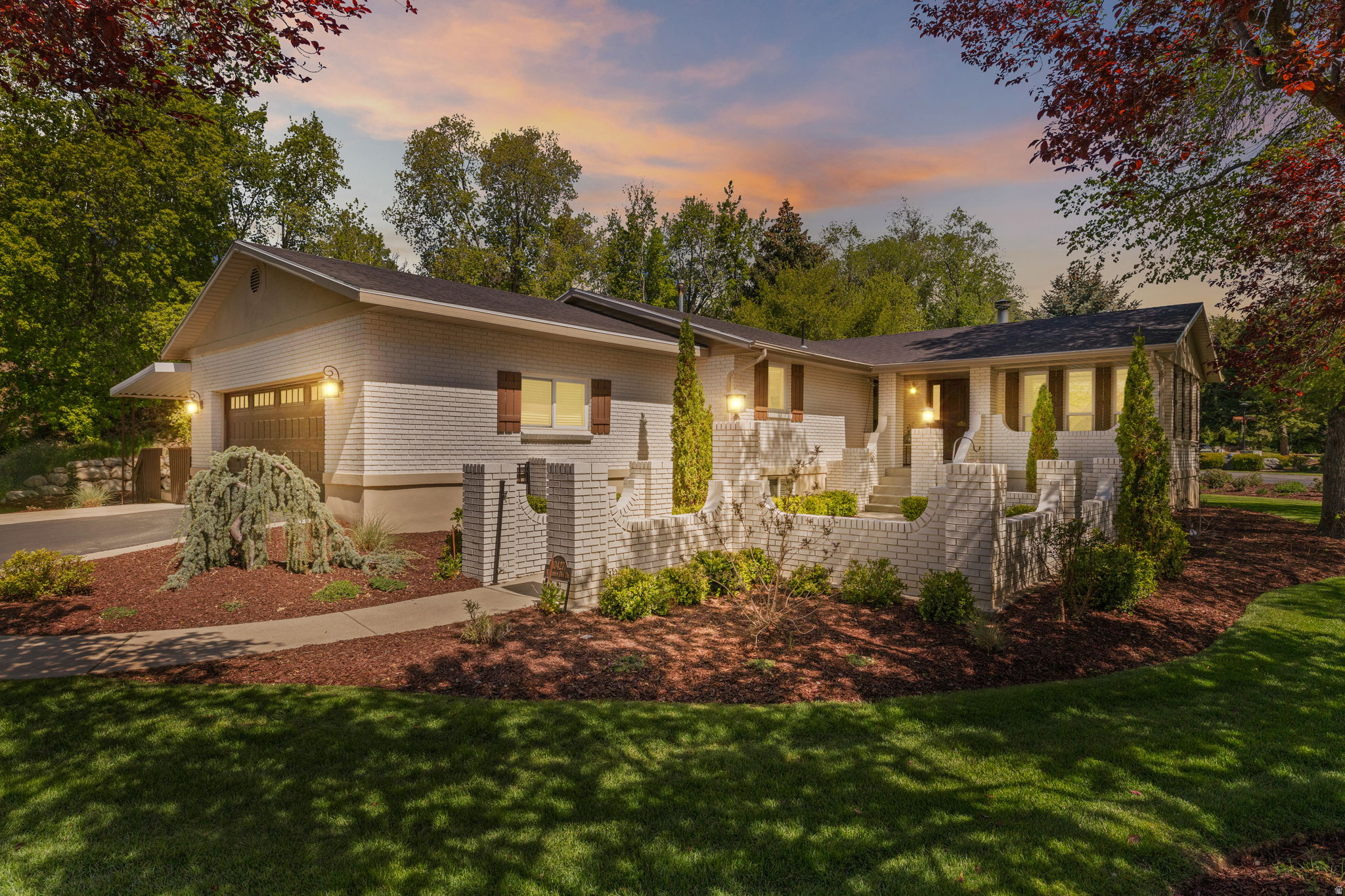 HIDDEN OAKS - Residential