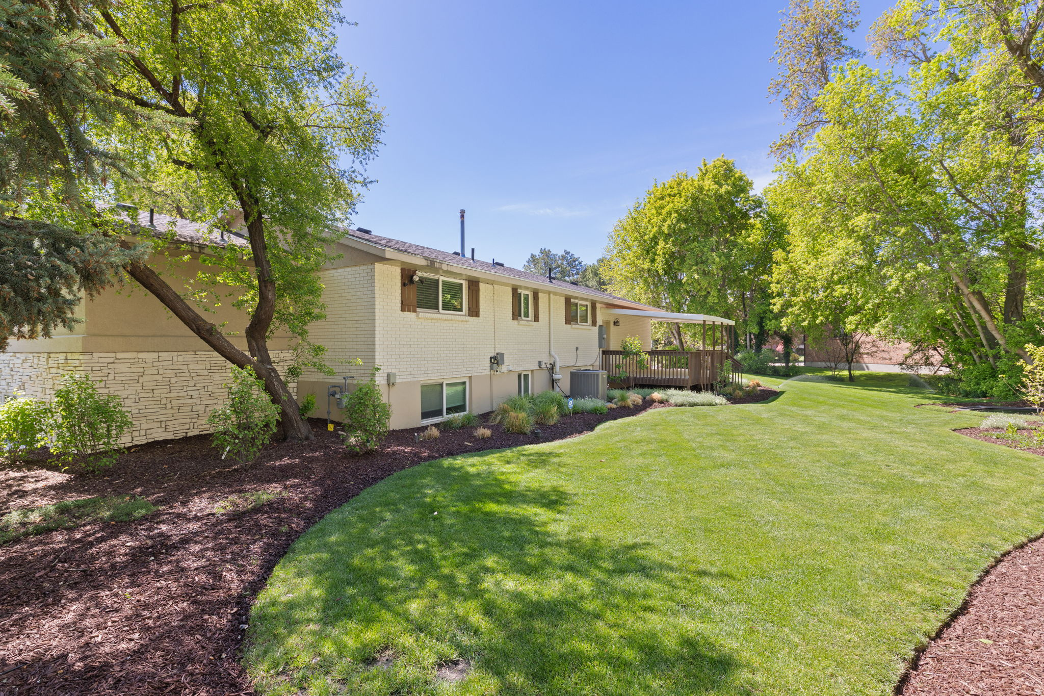 HIDDEN OAKS - Residential