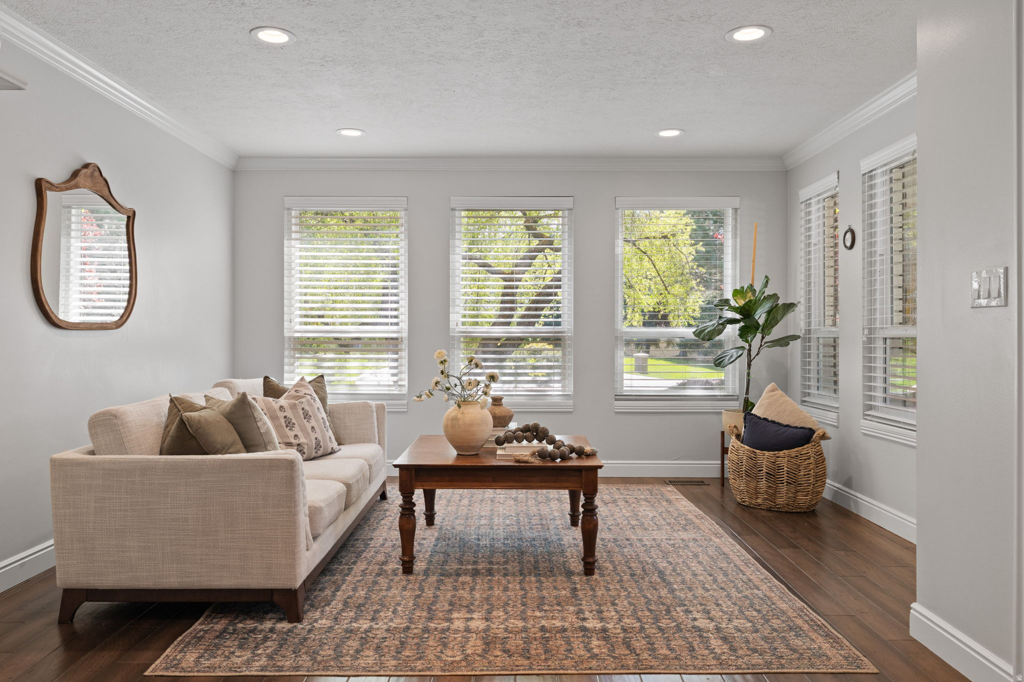 HIDDEN OAKS - Residential