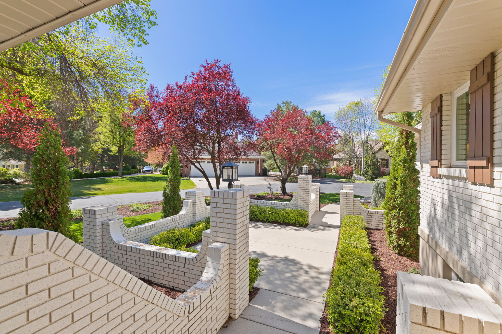 HIDDEN OAKS - Residential