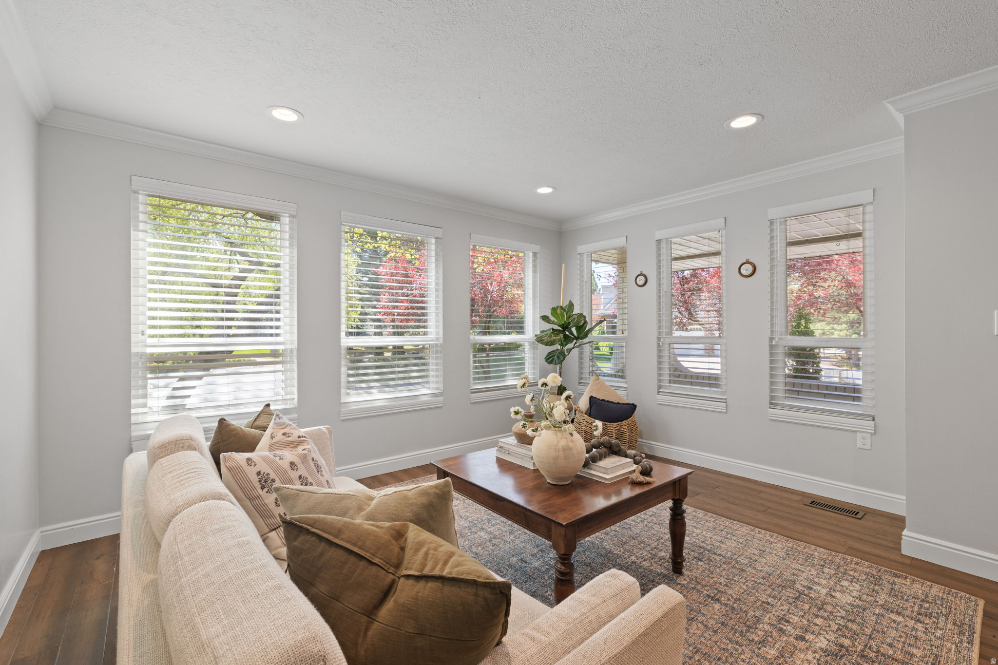 HIDDEN OAKS - Residential