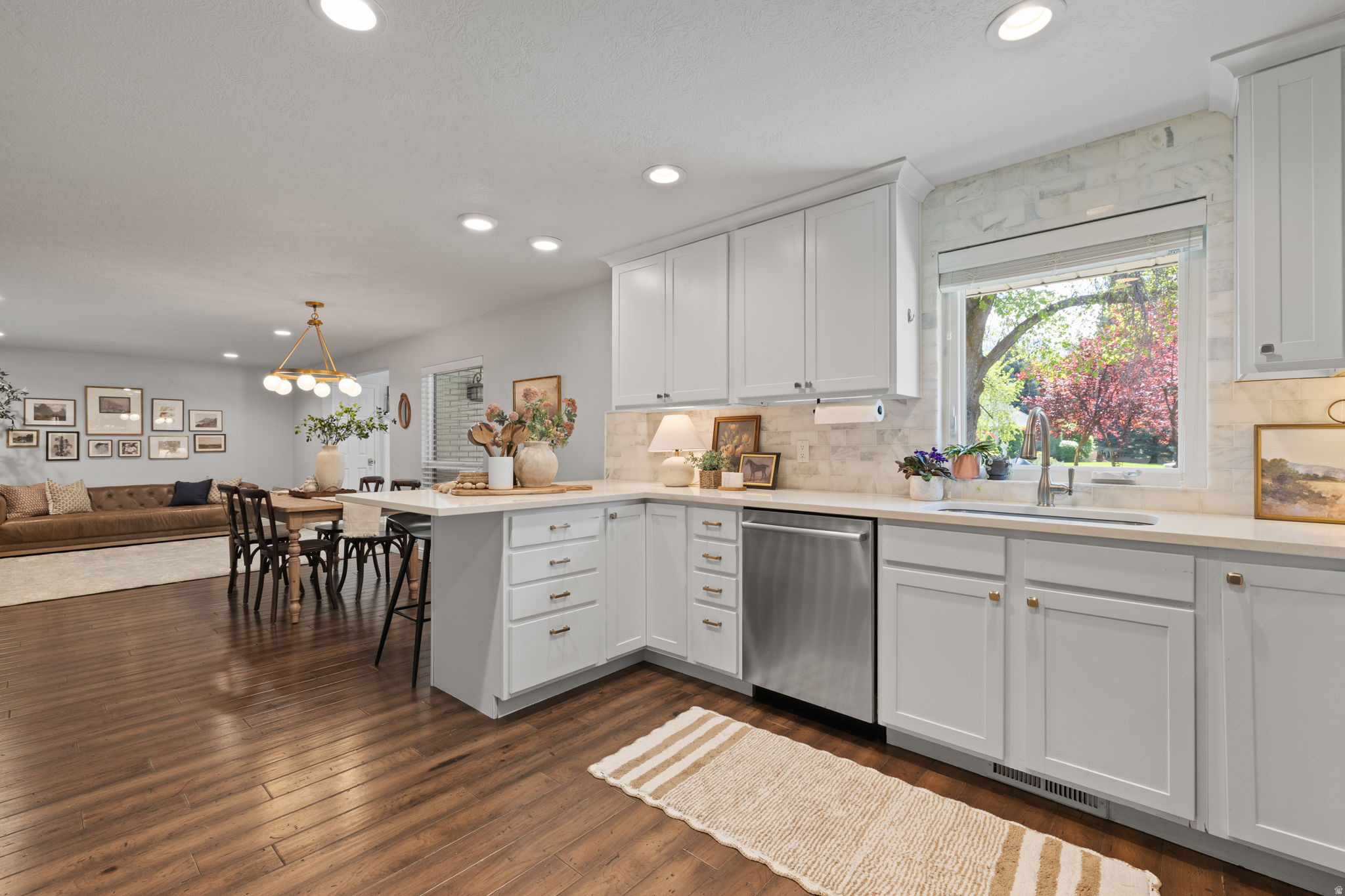HIDDEN OAKS - Residential
