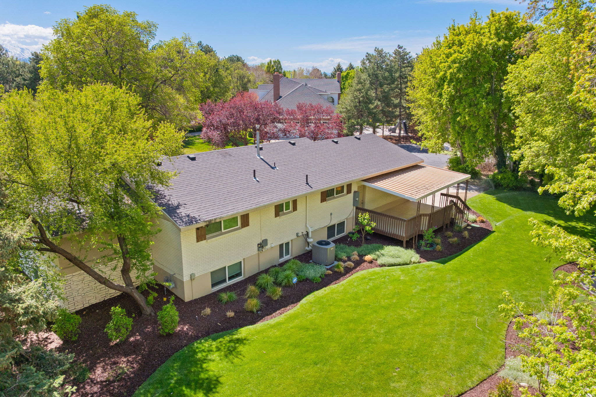 HIDDEN OAKS - Residential