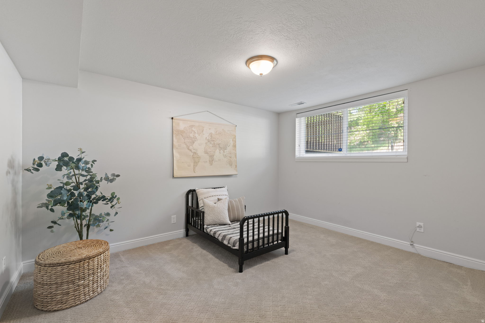 HIDDEN OAKS - Residential