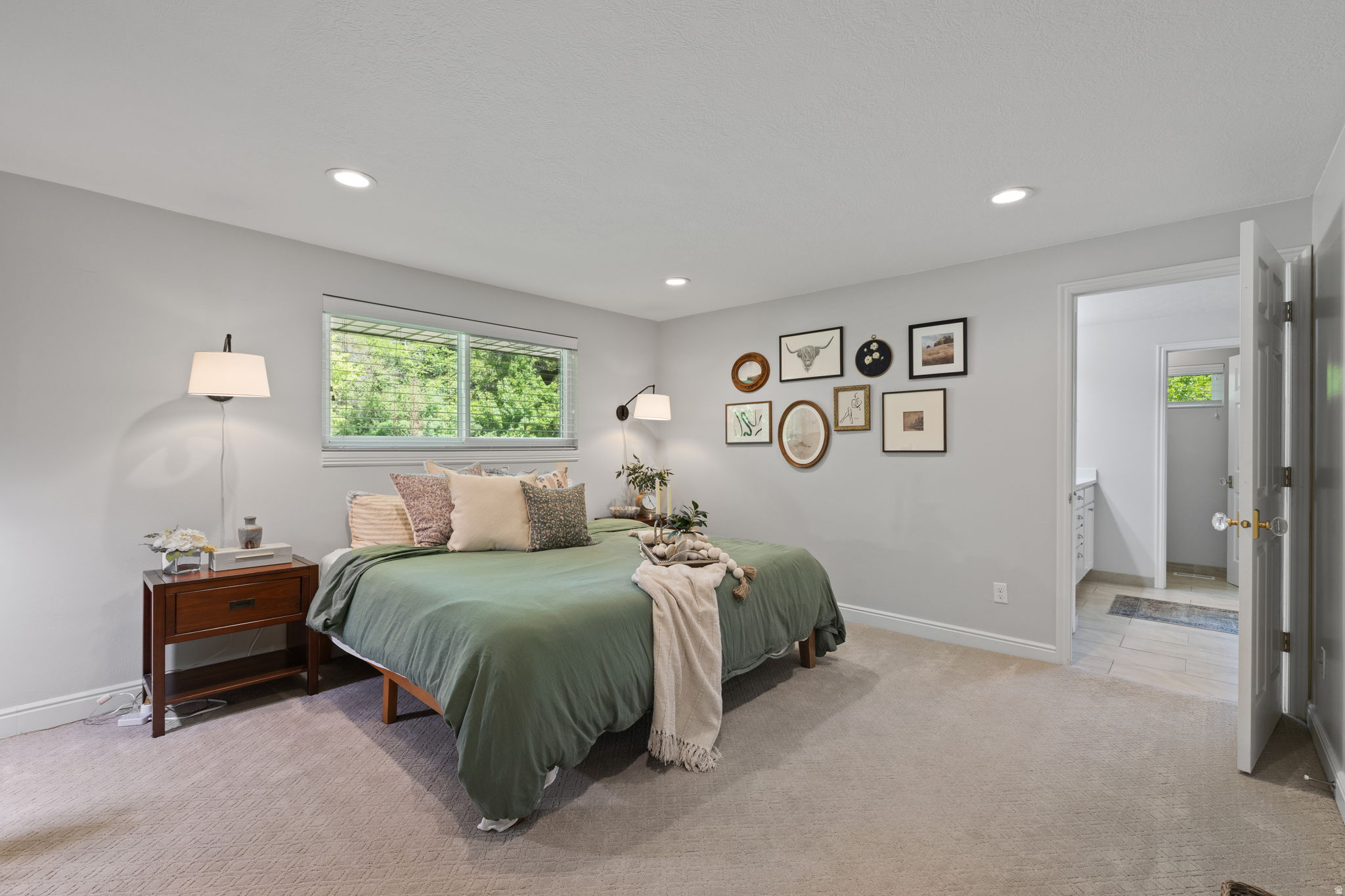 HIDDEN OAKS - Residential