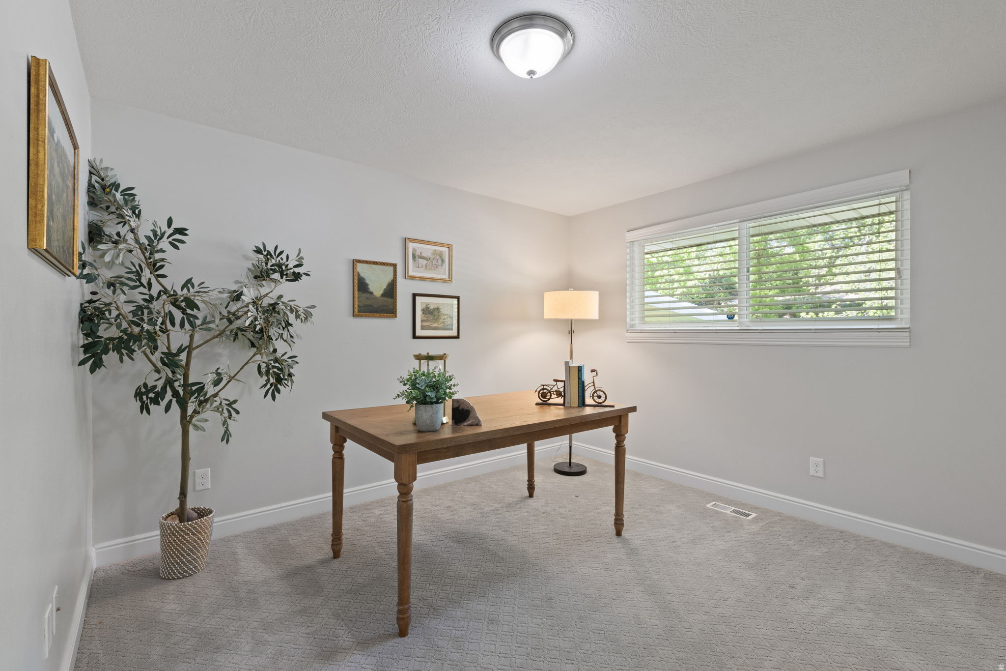 HIDDEN OAKS - Residential