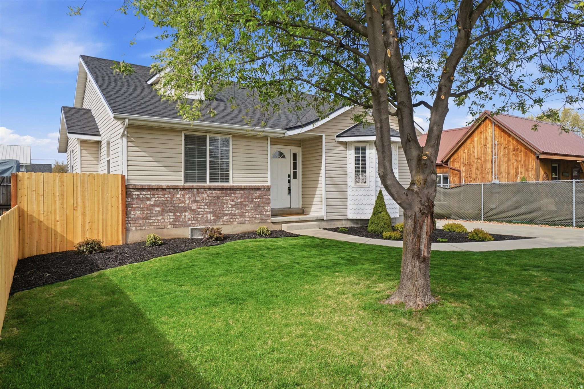 M PETERSEN - Residential