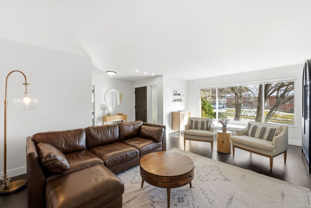 Photo of 683 E 100 N, Bountiful, UT 84010 (MLS # 2139240)