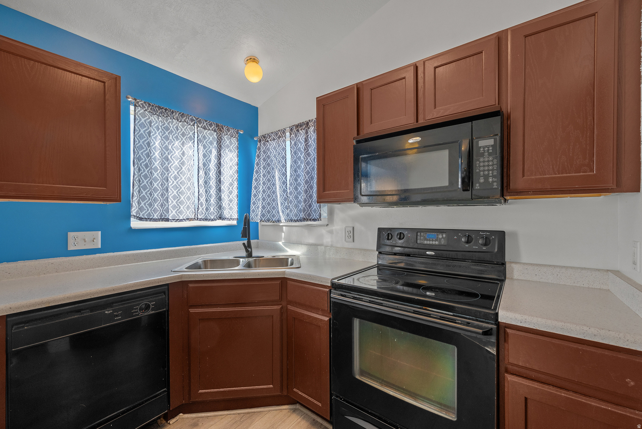 EASTLAND ESTATES - Residential