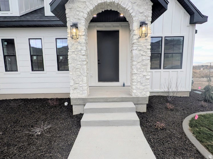Photo of 2 S 1150 E, Smithfield, UT 84335 (MLS # 2180044)