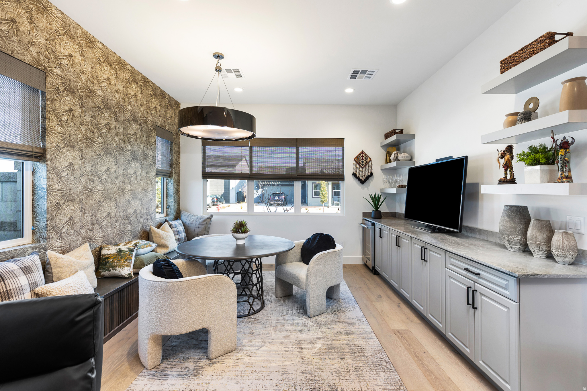 REGENCY AT DESERT COLOR 1 - Residential