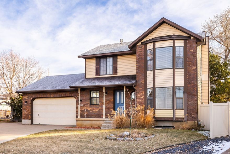 Designed with family living in mind, this inviting home features 4 bedrooms and 4 bathrooms, offering space and privacy for everyone. The kitchen was updated in 2024 with new cabinets, appliances, and flooring. Two large living rooms provide flexibility for family nights, play areas, or a quiet retreat. Recent improvements include updated landscaping and new front sod in 2024, the water heater replaced in 2023,  HVAC heater installed in 2022, swamp cooler added in 2021, new window treatments in 2024, and bedroom and living area flooring in 2024.  A large backyard is perfect for kids, pets, and outdoor gatherings. With a 2-car garage, nearby grocery shopping, and easy access to Highway 89, this home makes everyday life comfortable and convenient.