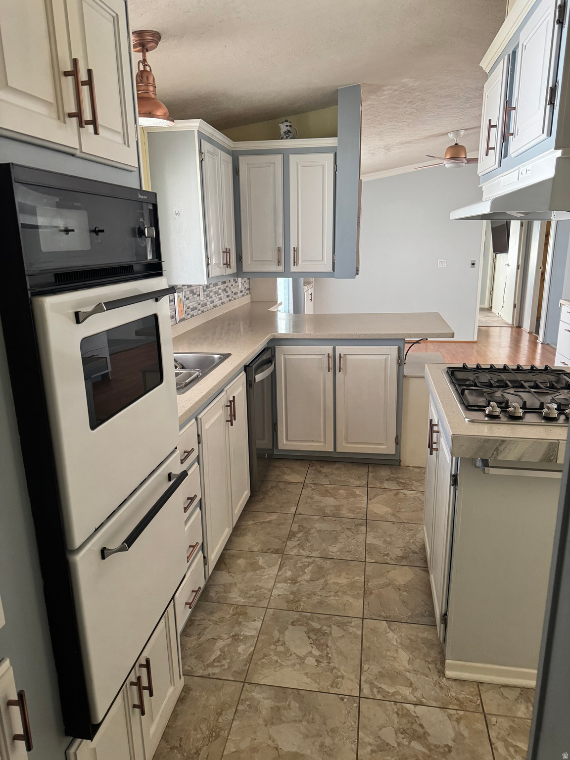 SHADY OAKS MOBILE HOME PARK - Residential