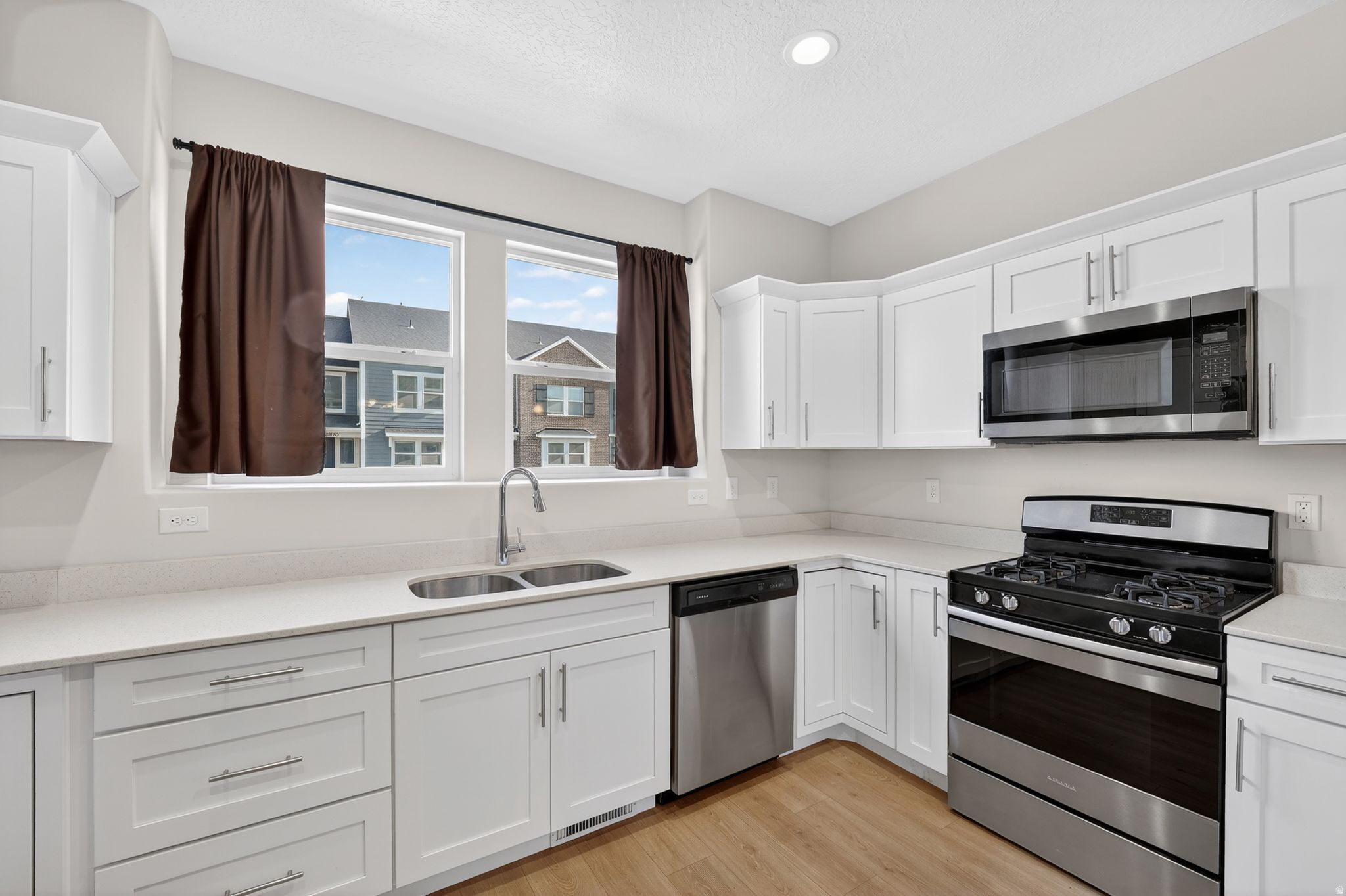 WILLOW POINT - Residential