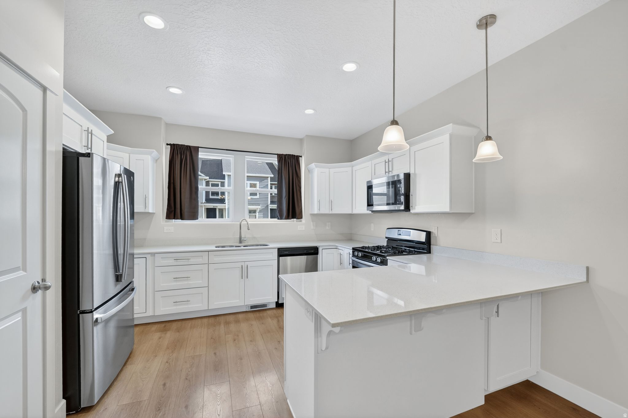 WILLOW POINT - Residential