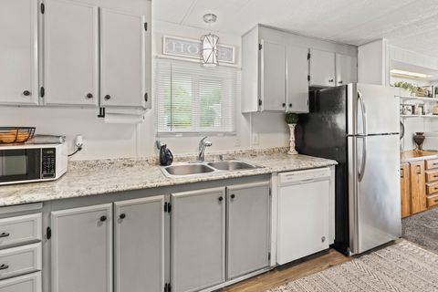 Tiny photo for 823 S 800 W, Richfield, UT 84701 (MLS # 2151585)