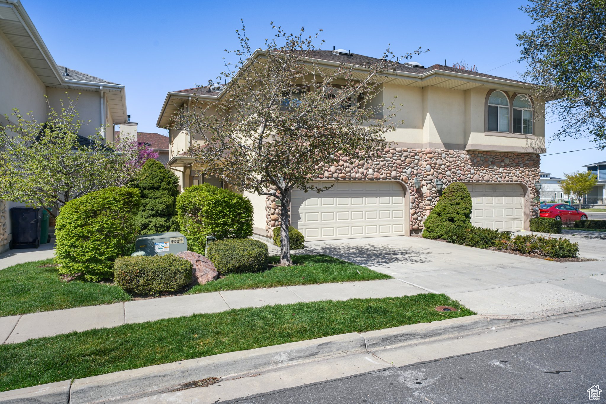 7818 S Ponderosa Way, Sandy, Utah image 3
