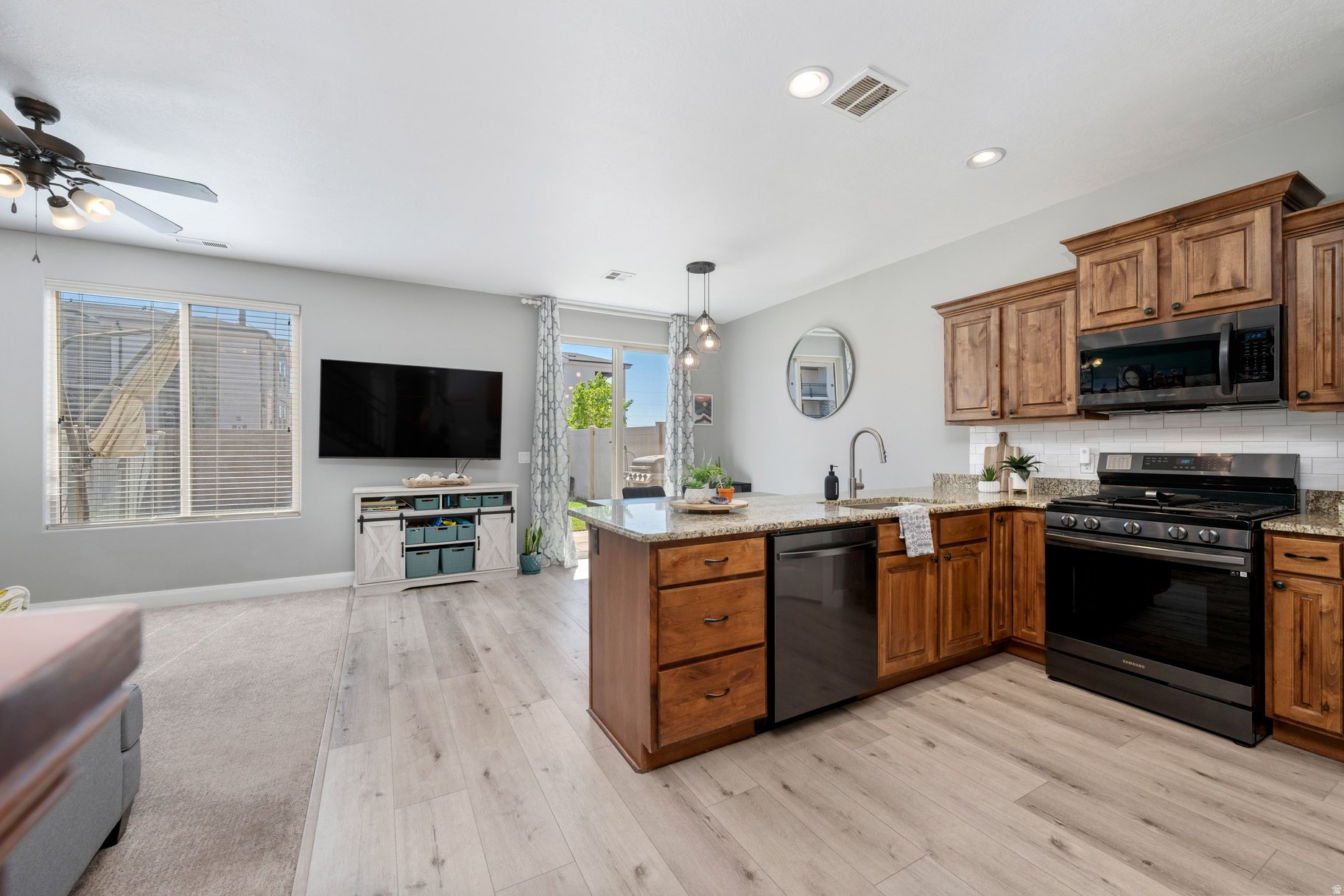 BRISTOL PARK TOWNHOMES PH 2 - Residential