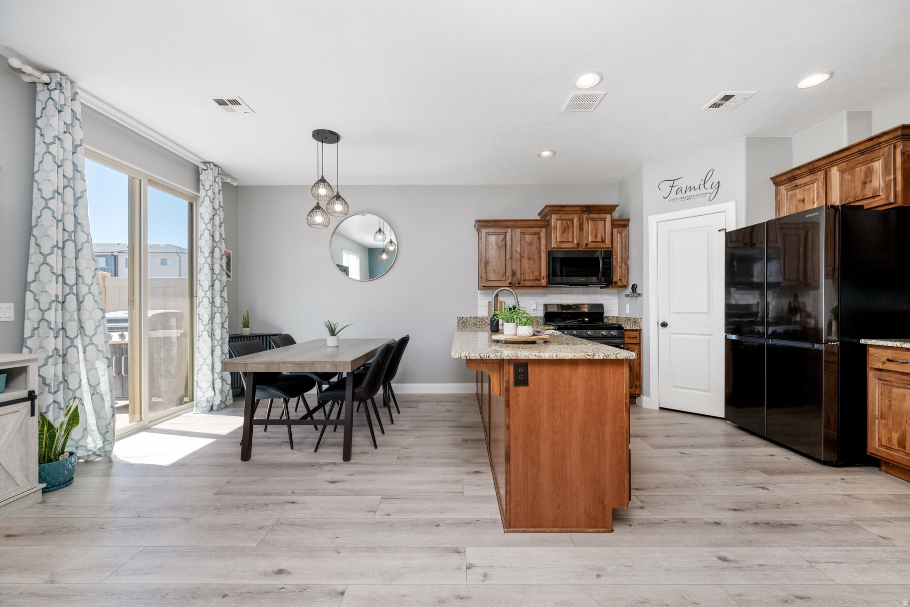 BRISTOL PARK TOWNHOMES PH 2 - Residential