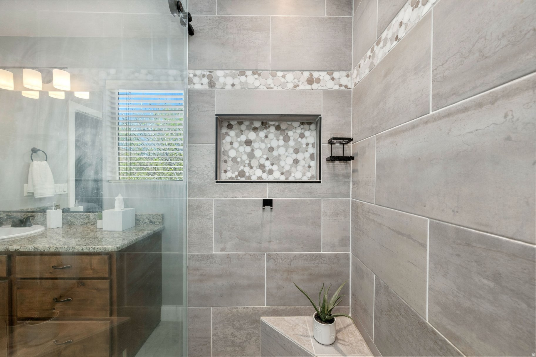 BRISTOL PARK TOWNHOMES PH 2 - Residential