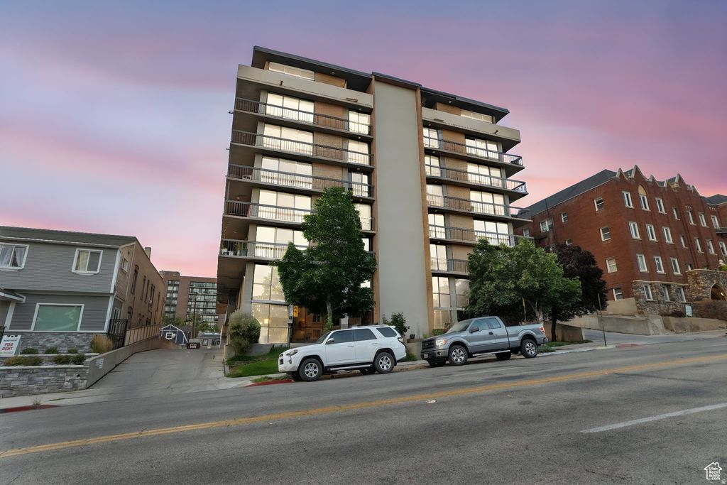 Photo of 131 E 1ST AVE #706, Salt Lake City, UT 84103 (MLS # 2152729)