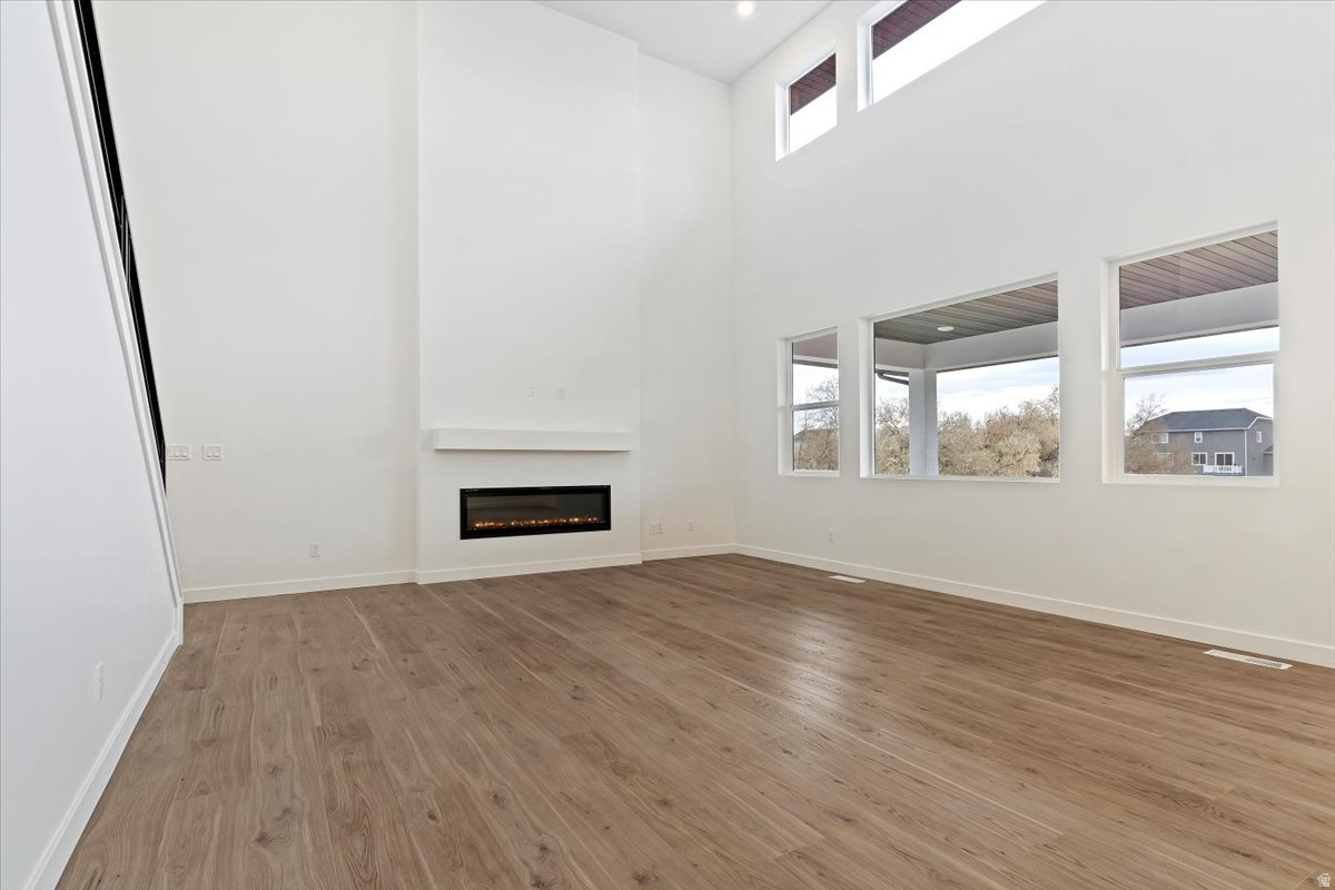 NORTH LAKE MEADOWS - Residential