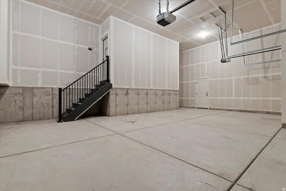 NORTH LAKE MEADOWS - Residential