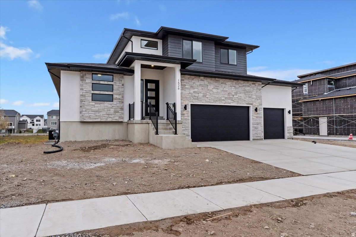 NORTH LAKE MEADOWS - Residential