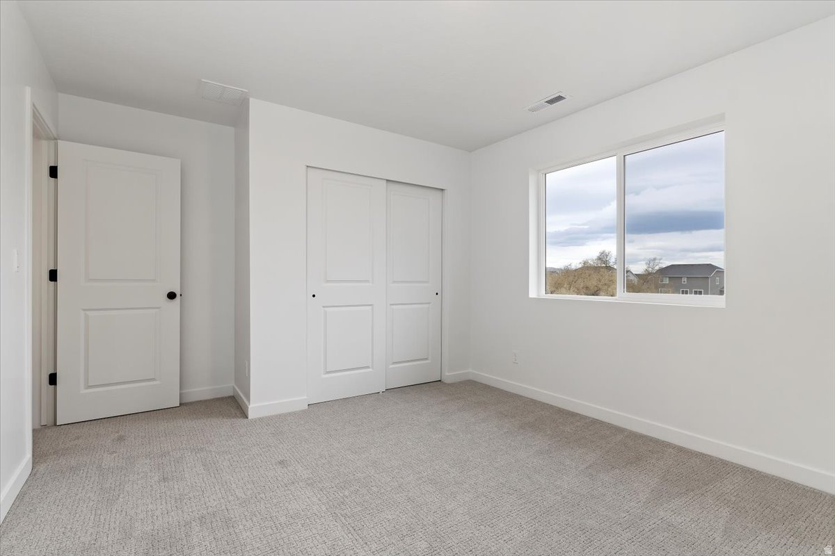 NORTH LAKE MEADOWS - Residential