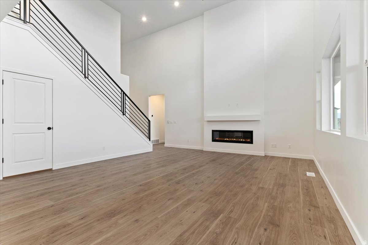 NORTH LAKE MEADOWS - Residential