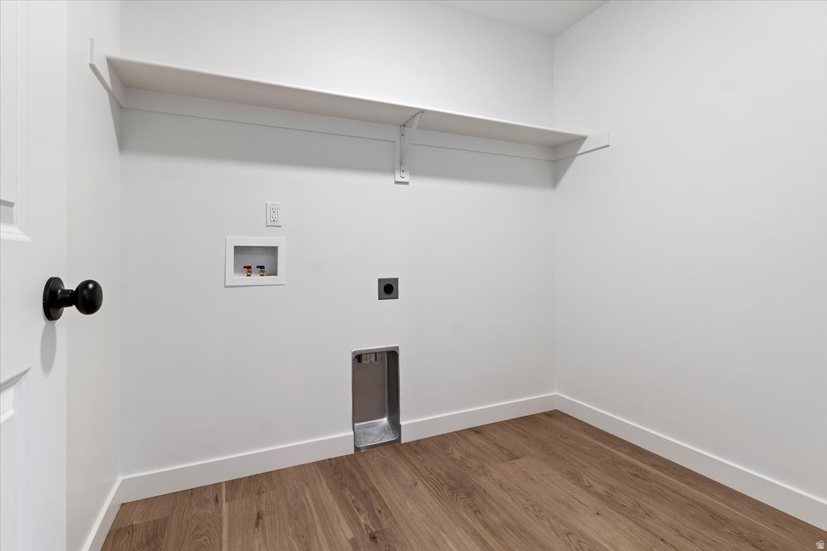 NORTH LAKE MEADOWS - Residential