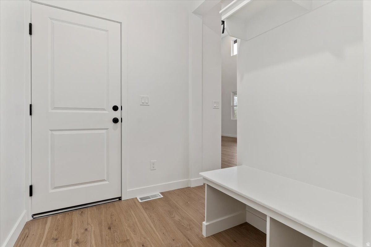 NORTH LAKE MEADOWS - Residential