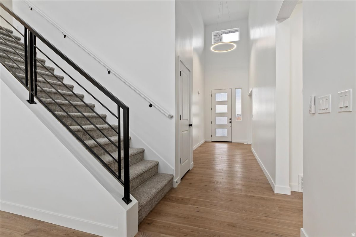 NORTH LAKE MEADOWS - Residential