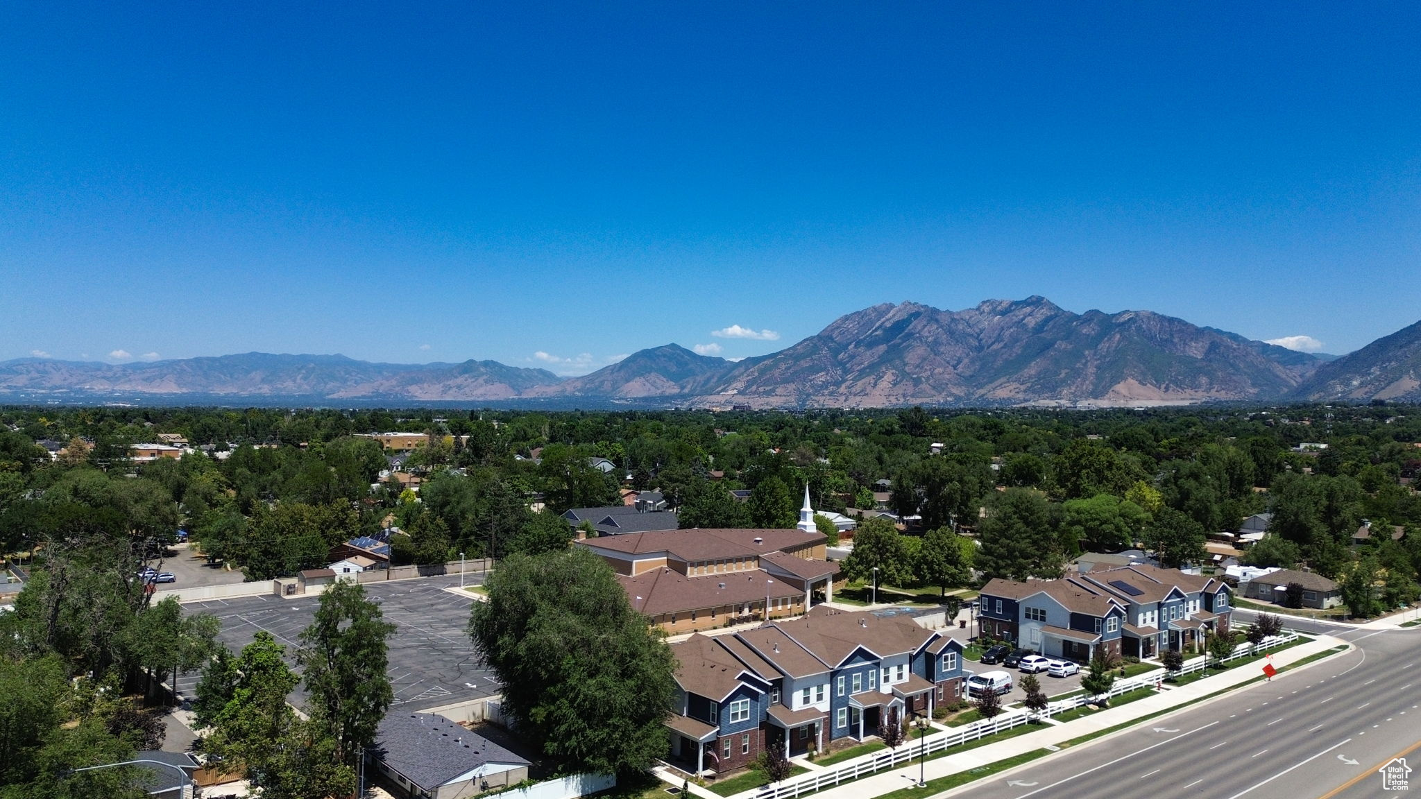 THE ROW AT 90 TH - Residential