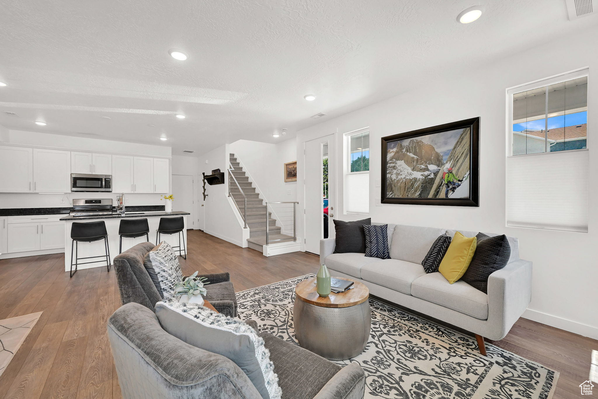 THE ROW AT 90 TH - Residential