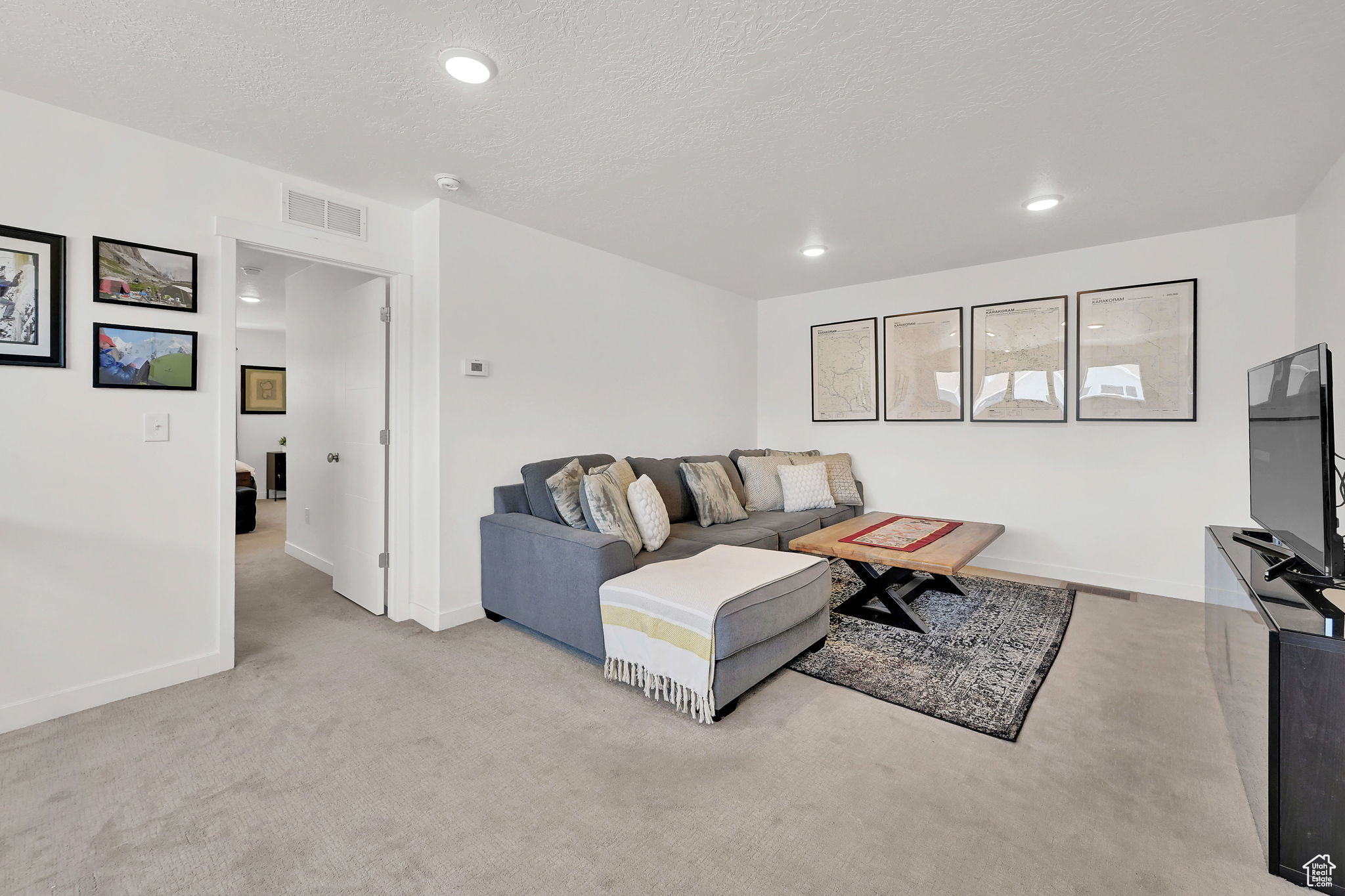 THE ROW AT 90 TH - Residential