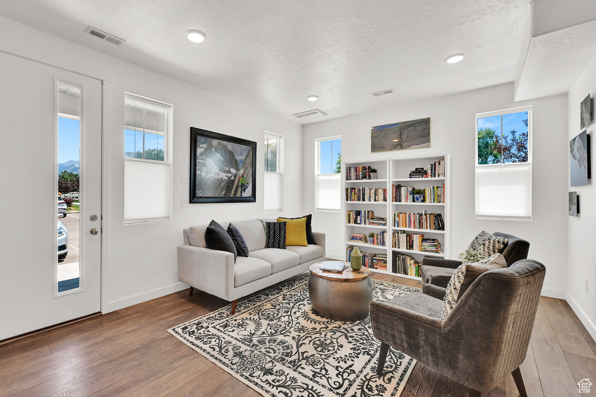 THE ROW AT 90 TH - Residential