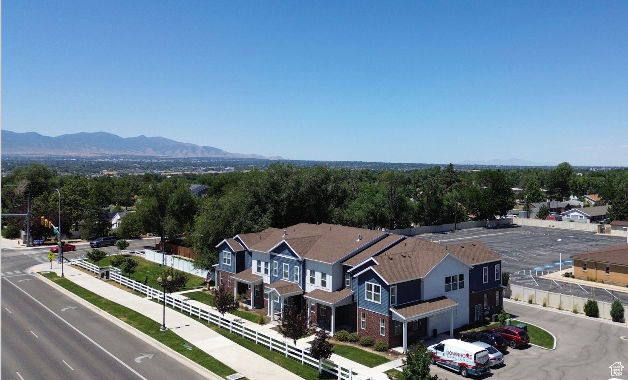 THE ROW AT 90 TH - Residential