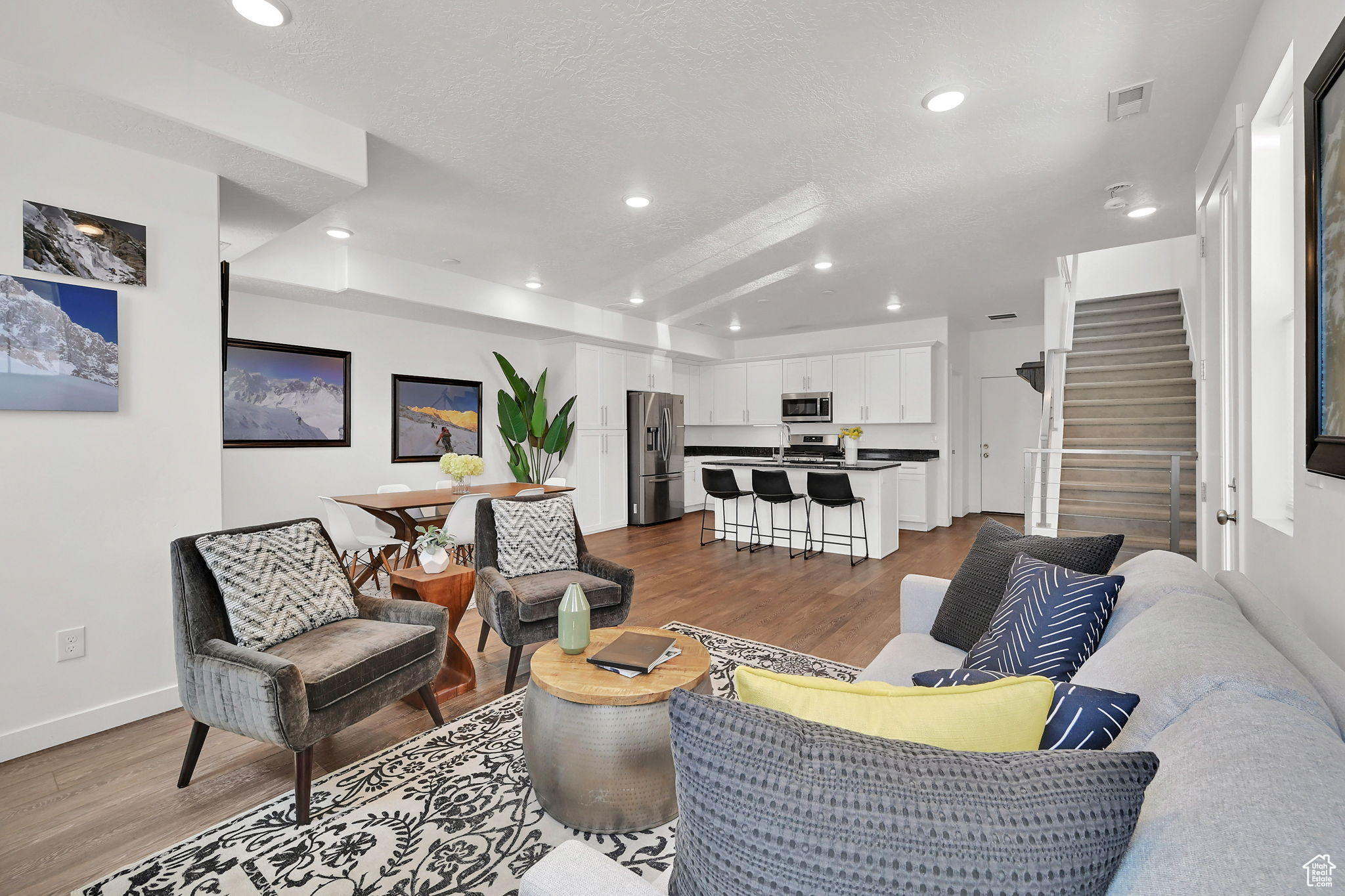 THE ROW AT 90 TH - Residential