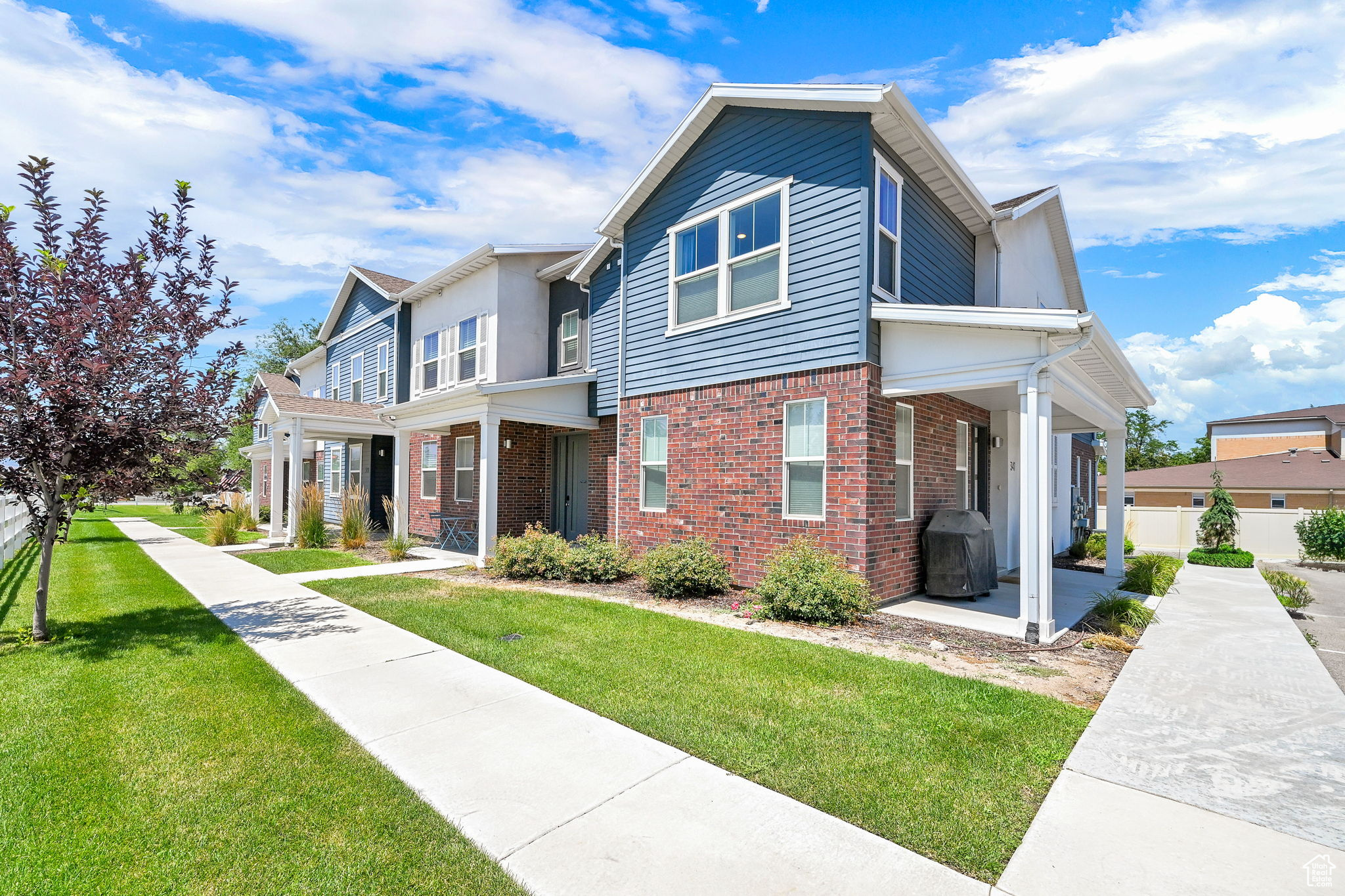 THE ROW AT 90 TH - Residential