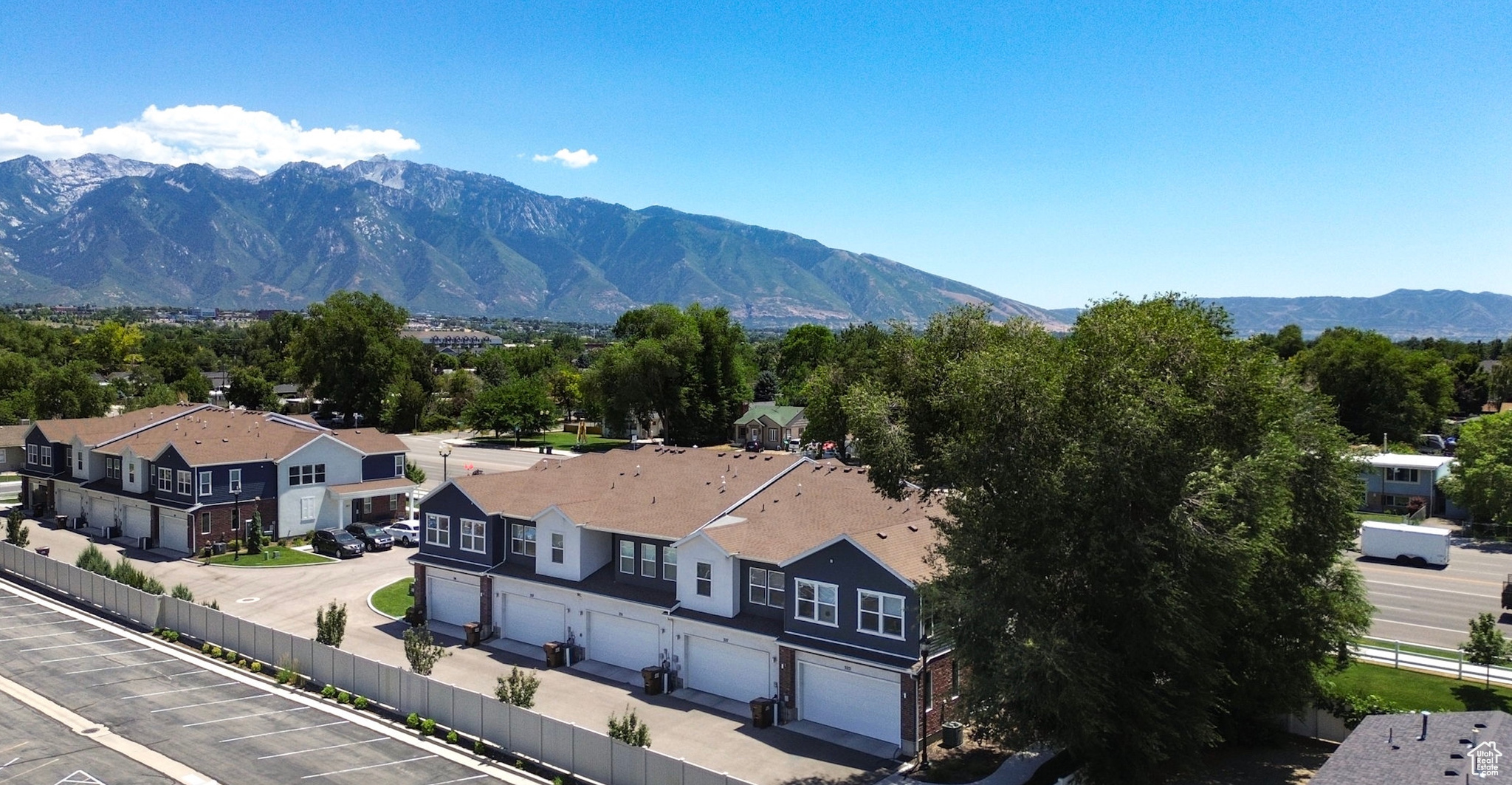 THE ROW AT 90 TH - Residential