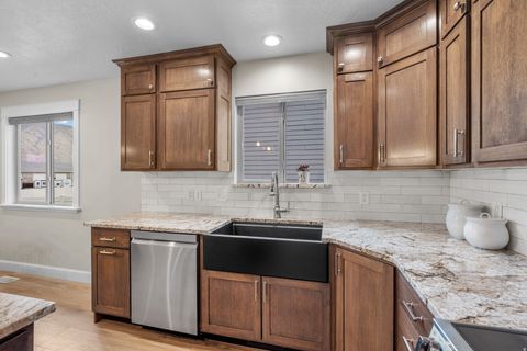 Tiny photo for 1896 W 800 N, Mapleton, UT 84664 (MLS # 2143697)