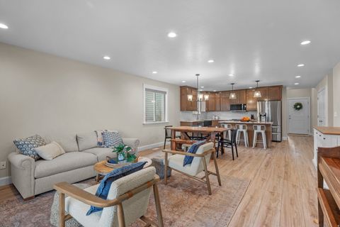 Tiny photo for 1896 W 800 N, Mapleton, UT 84664 (MLS # 2143697)