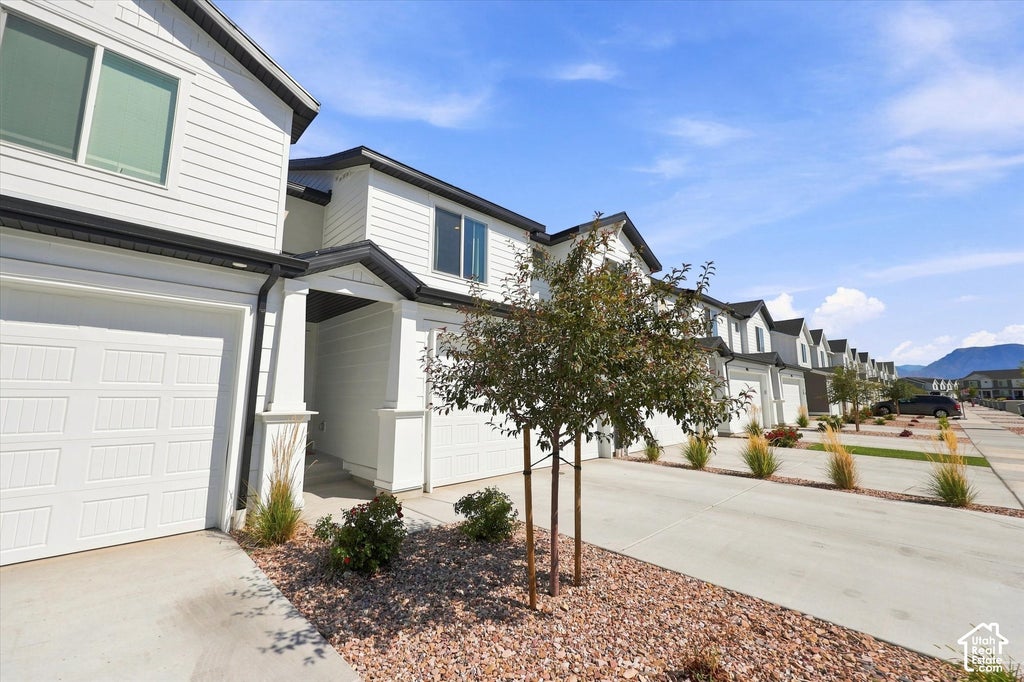 Photo of 898 E LUBBER LN, Saratoga Springs, UT 84045 (MLS # 2187725)