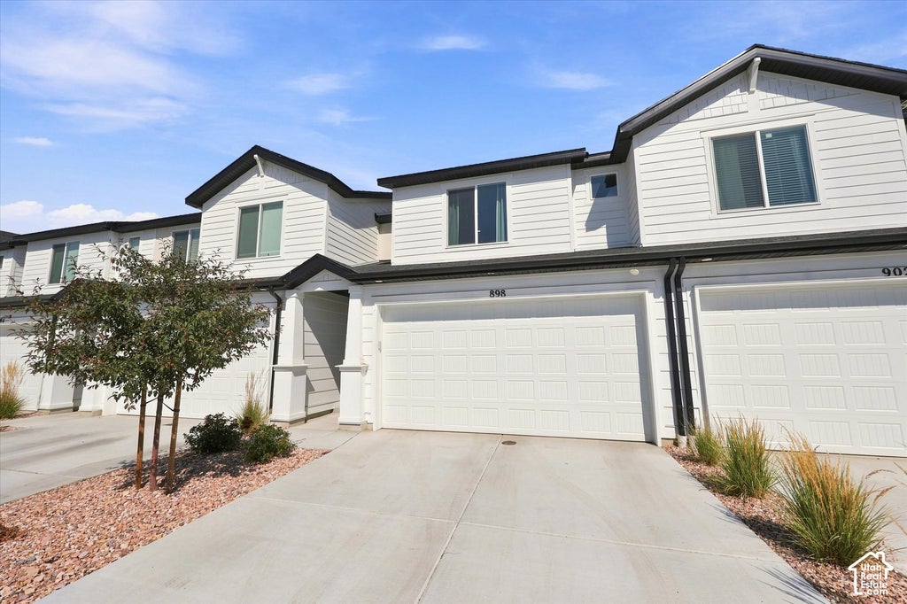 Photo of 898 E LUBBER LN, Saratoga Springs, UT 84045 (MLS # 2187725)