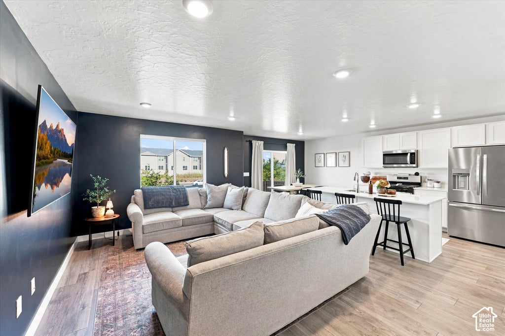 Photo of 898 E LUBBER LN, Saratoga Springs, UT 84045 (MLS # 2187725)