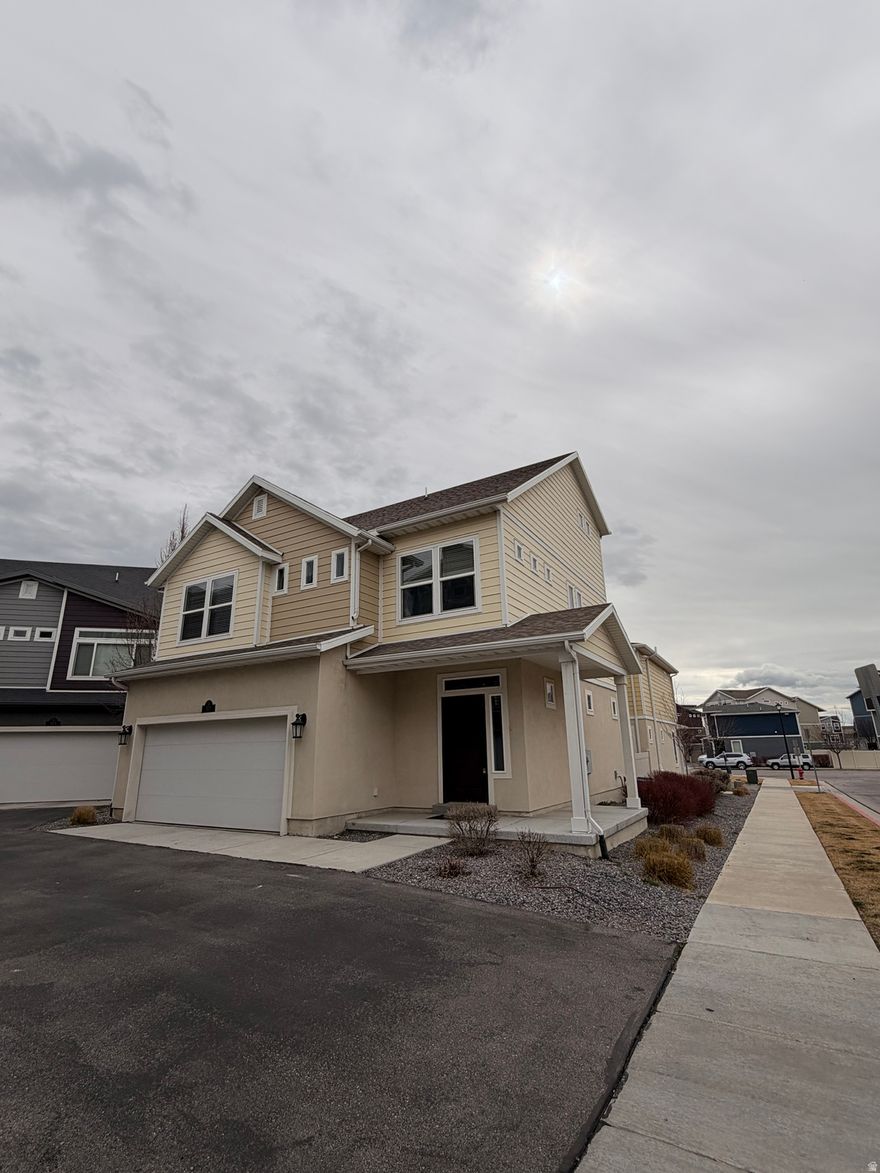 Welcome home to this beautiful 3-bedroom gem in American Fork!  Situated in a highly desirable neighborhood, this home offers plenty of space for everyone with three large bedrooms and a versatile upstairs loft. You'll love the refined granite countertops in the kitchen.  Why you'll love it here:  Hassle-free living: The HOA takes care of snow removal and maintenance.  Community perks: Enjoy access to picnic areas and a playground.  Prime location: Easy access to I-15, shopping, dining, and entertainment.  This move-in-ready home won't last long-schedule your showing today!
