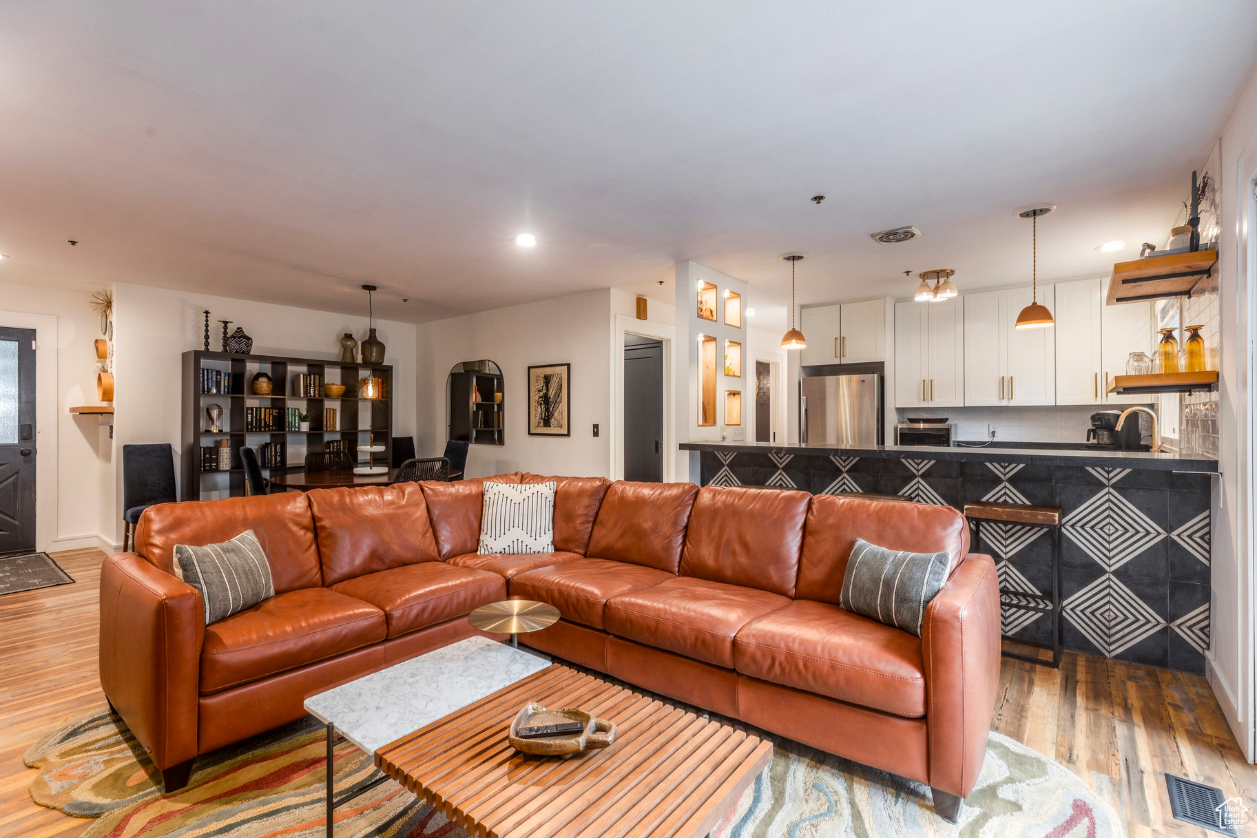 WINDRIFT II CONDOMINIUM - Residential